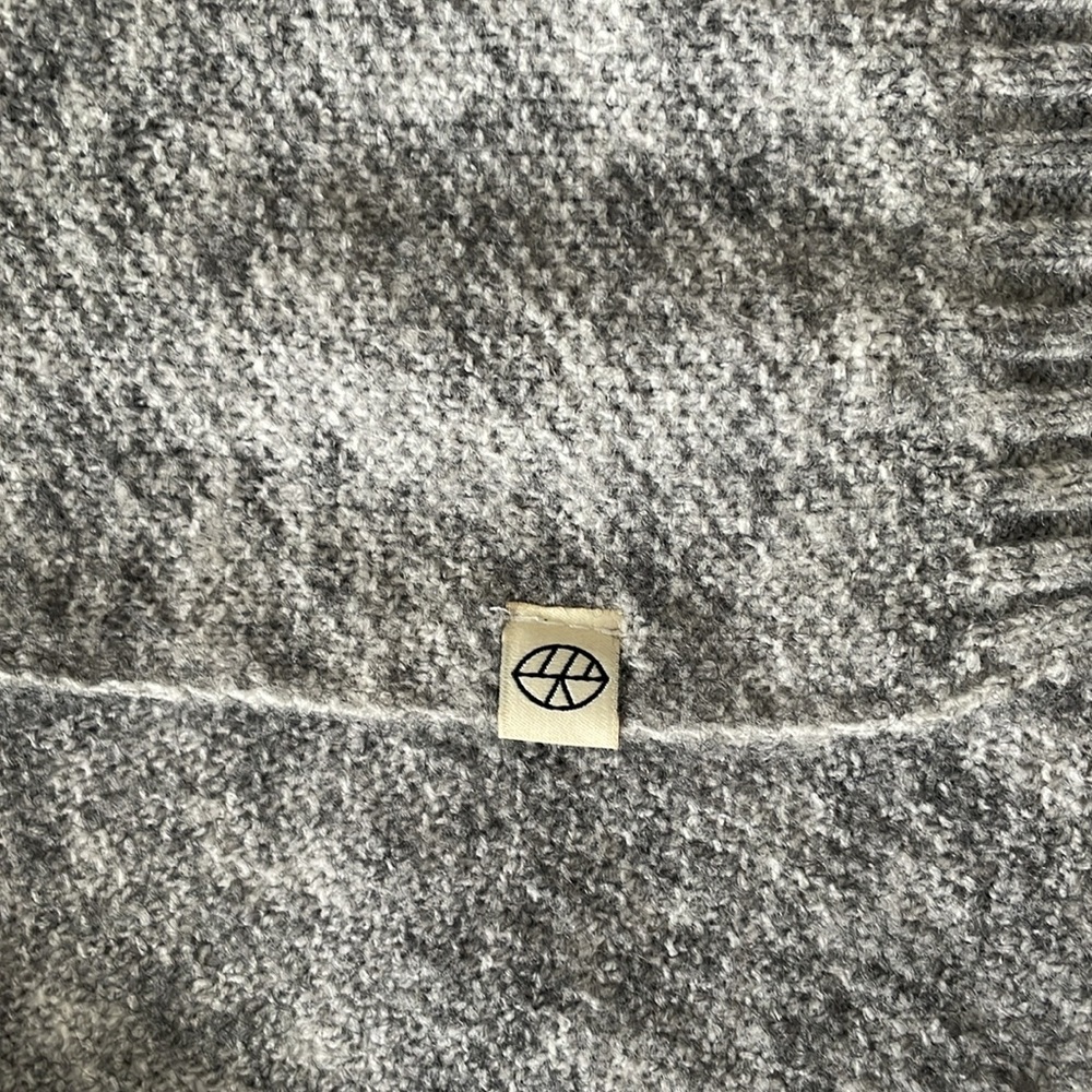 NWOT SURKANA Oversize Shawl Sweater. Heather Grey Colour.  Size: One Size - Picture 10 of 10